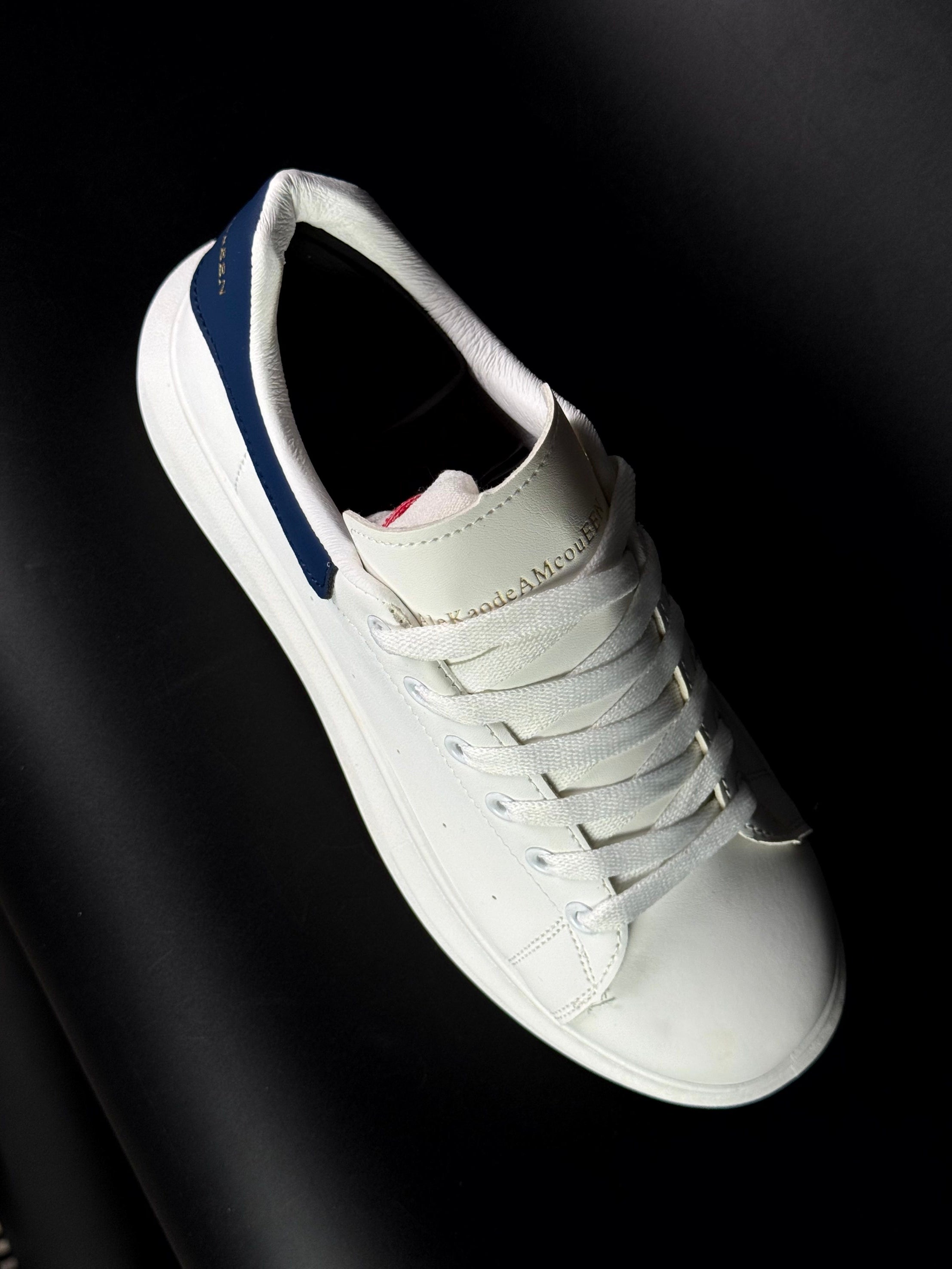 Macqueen blanche (bleu)