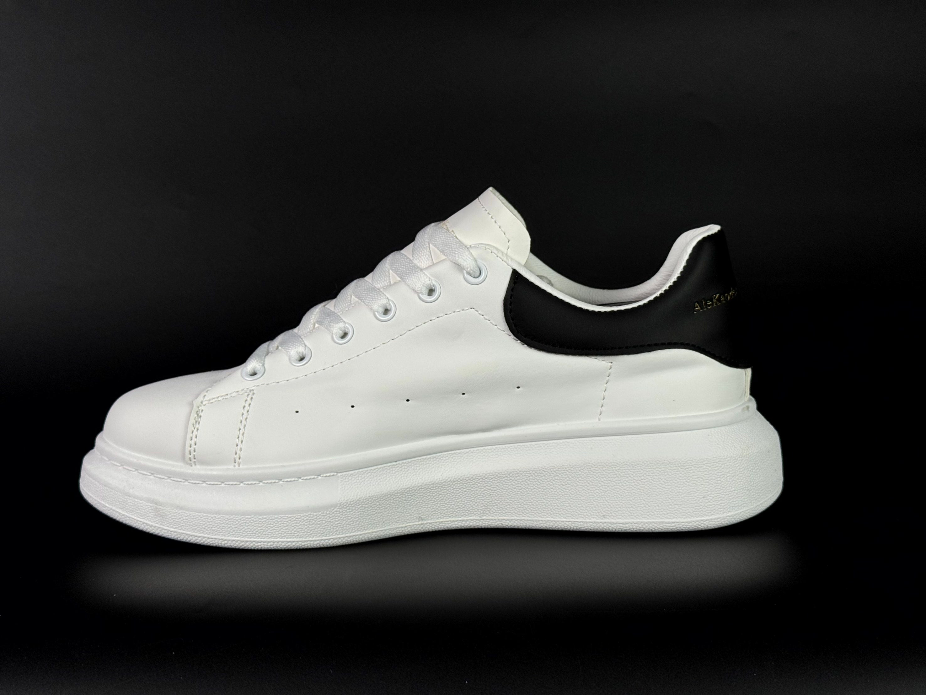 Macqueen blanche (bleu)
