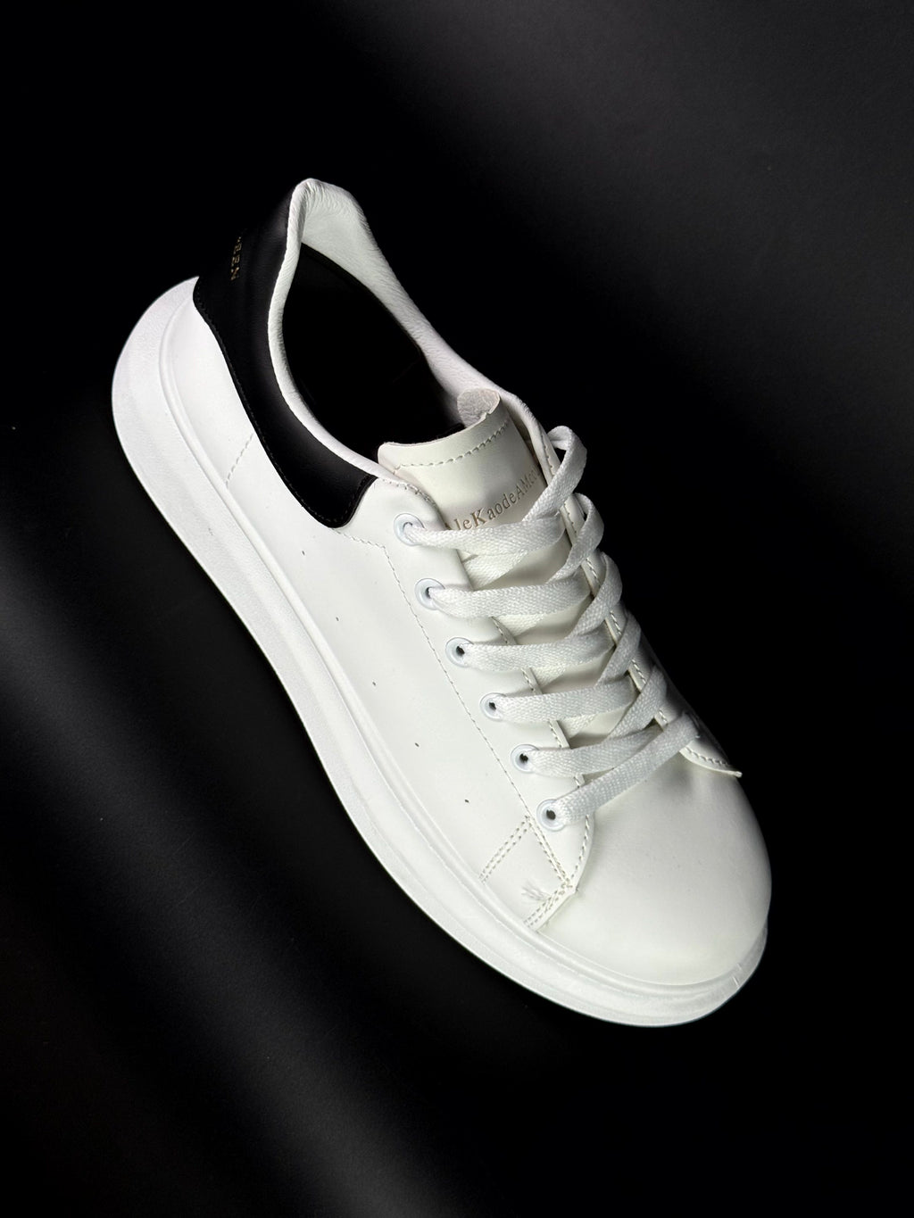 Macqueen blanche (noir)