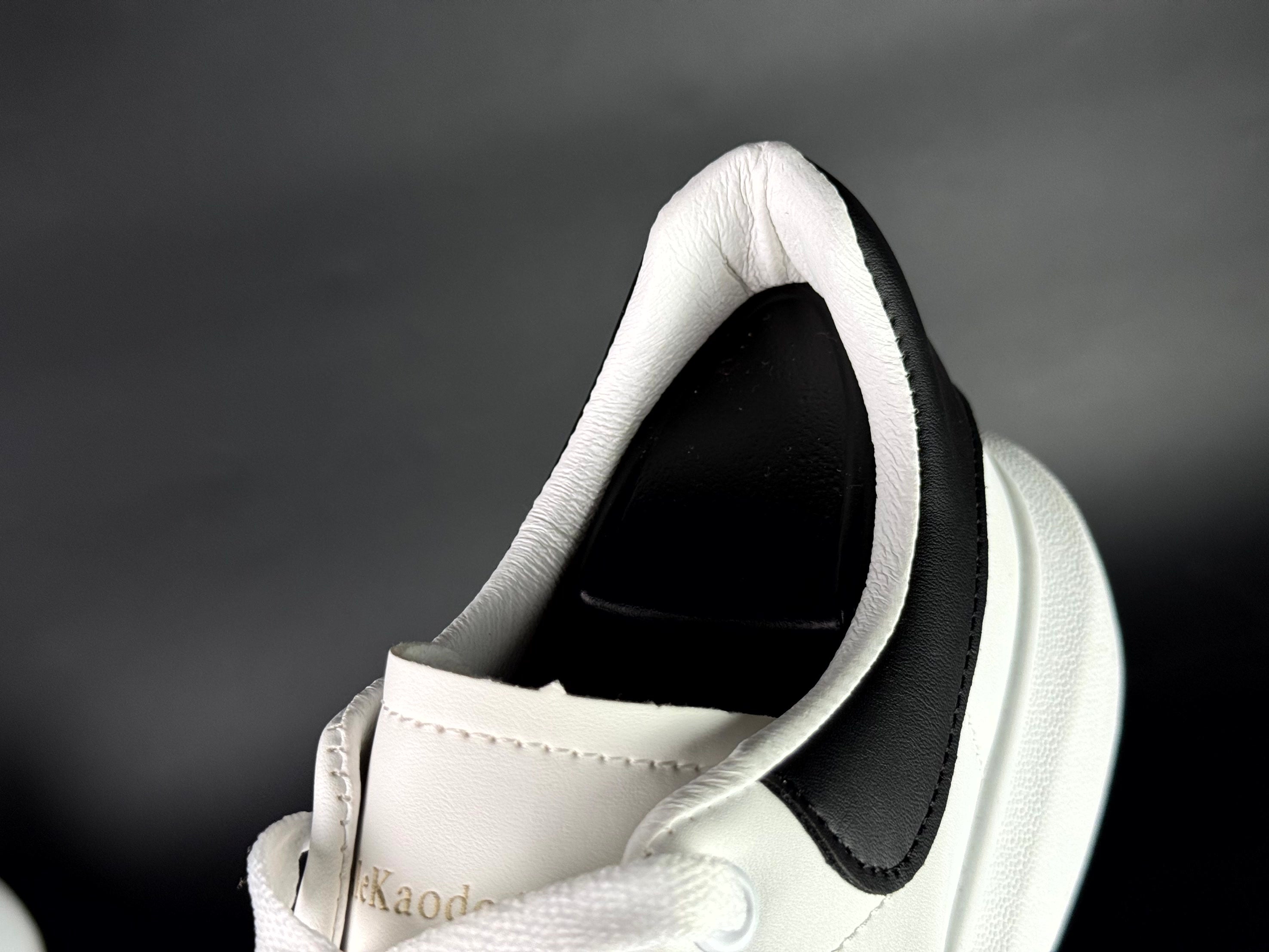 Macqueen blanche (noir)