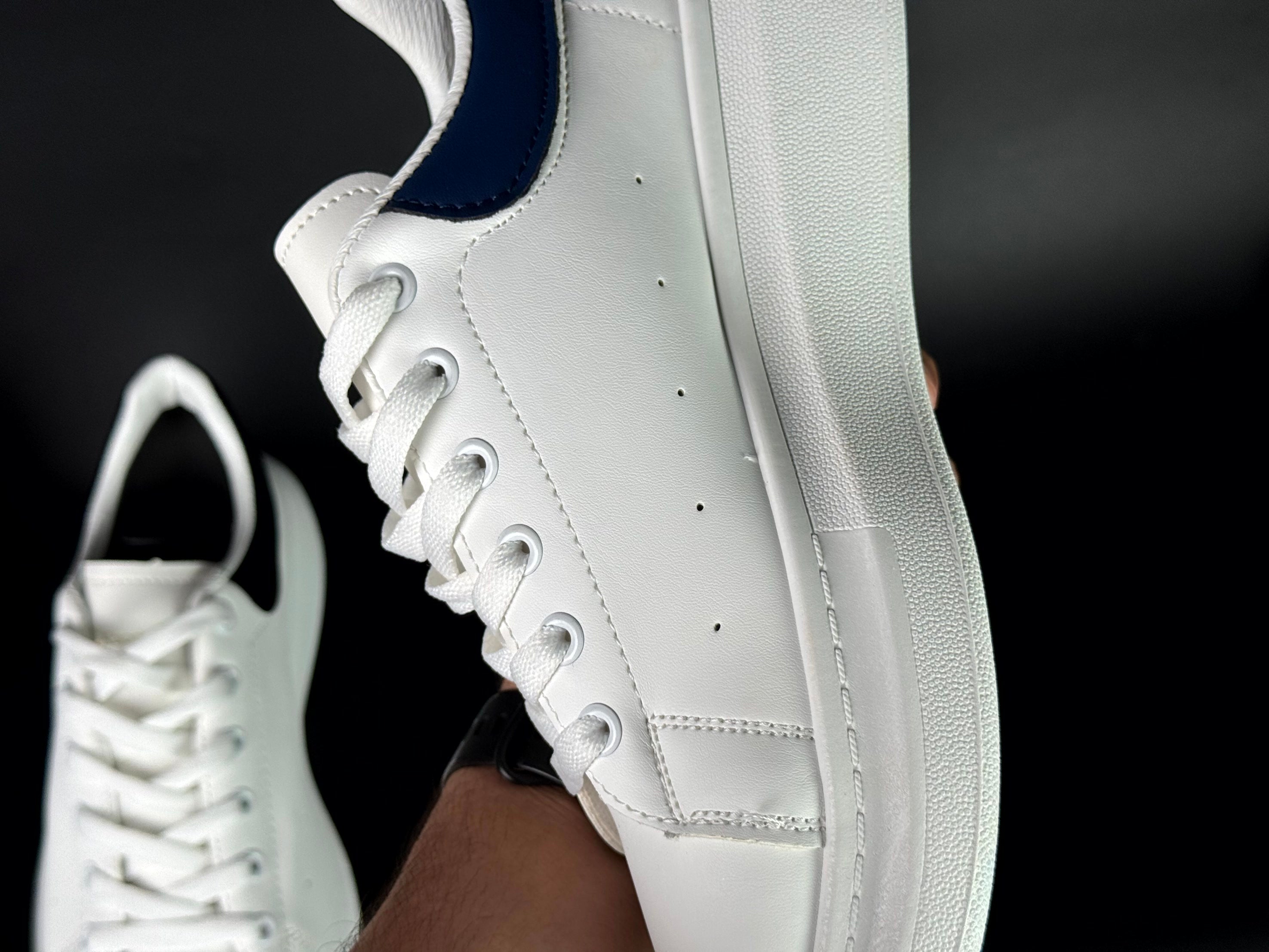 Macqueen blanche (bleu)