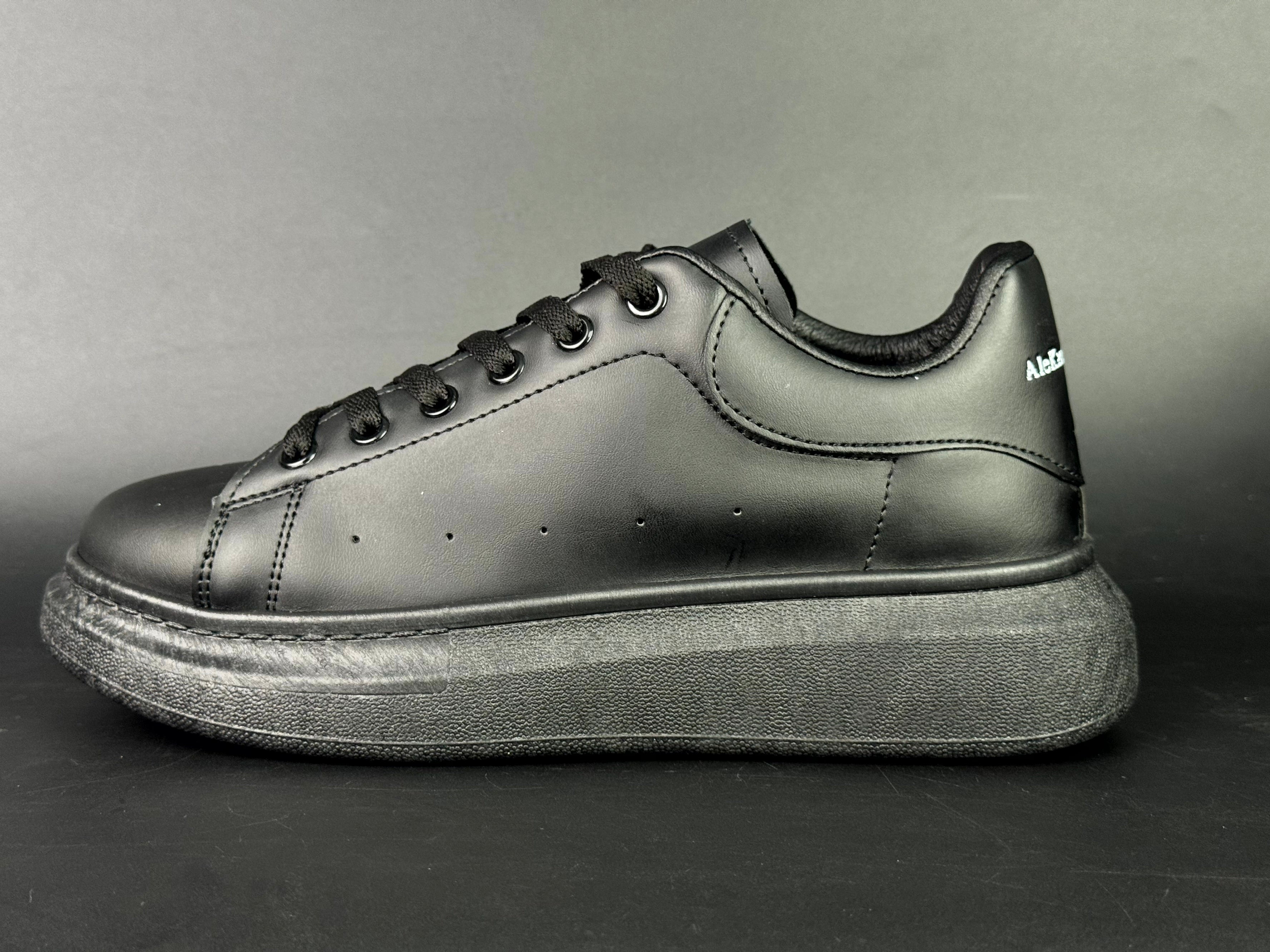 Alexandre Macqueen black black