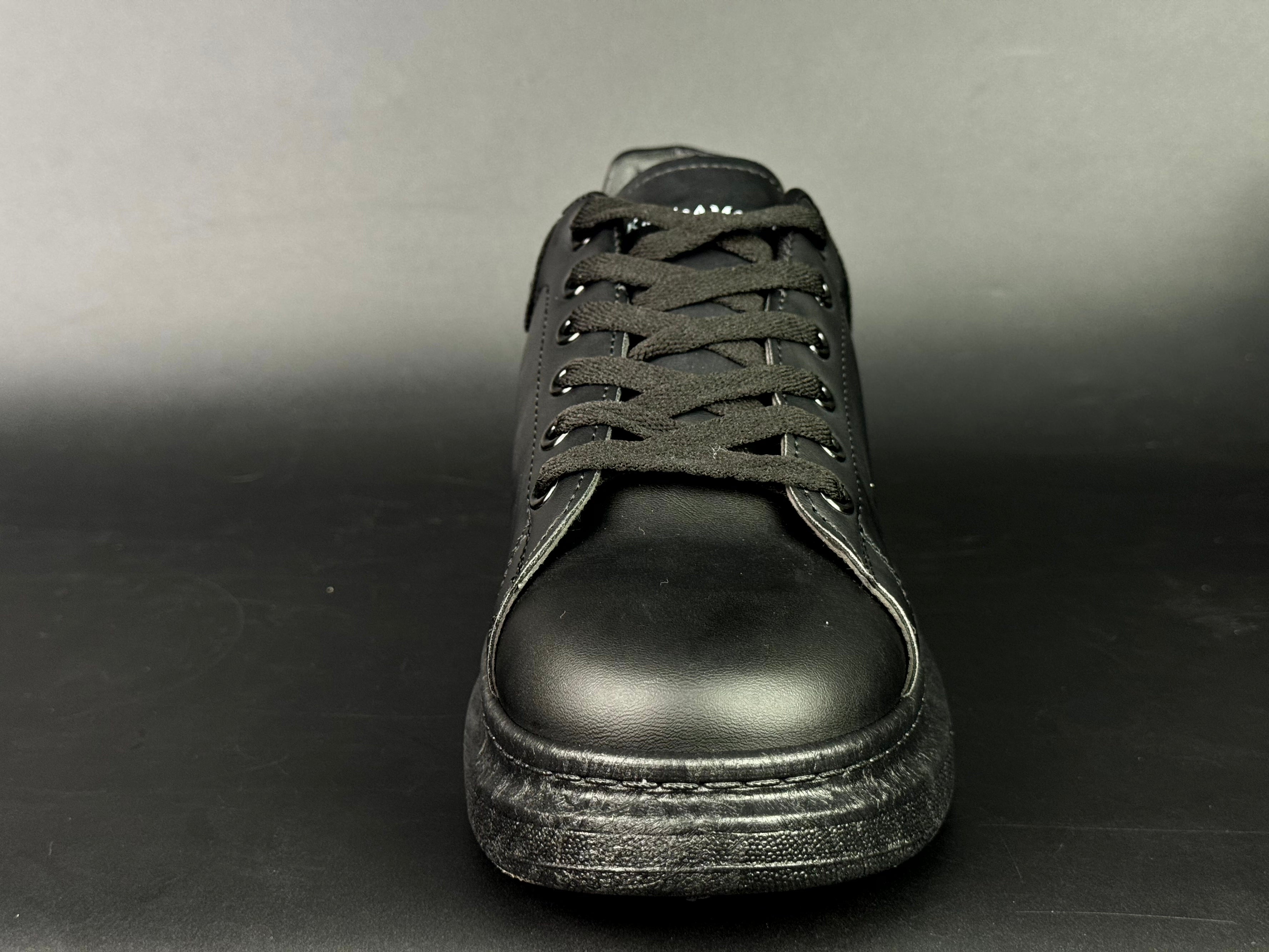 Alexandre Macqueen black black